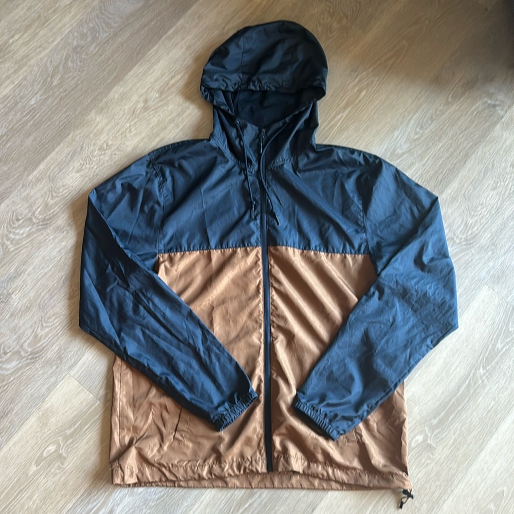 Windbreaker water resistant jacket